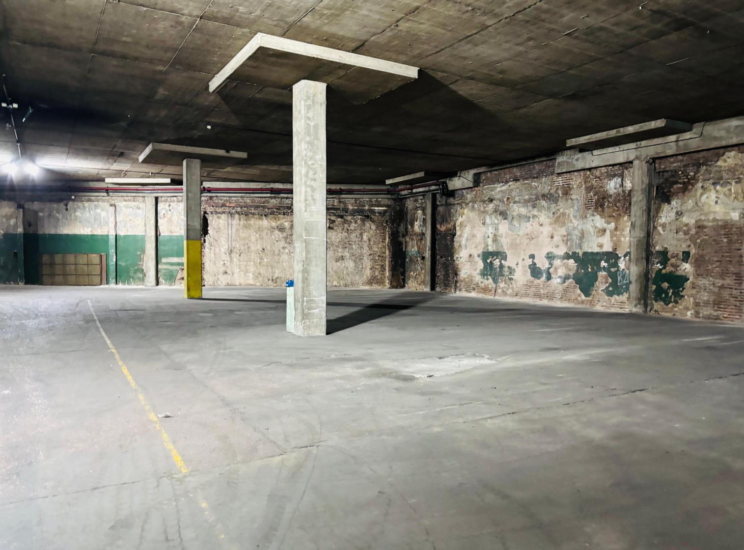 Foto de Nave Industrial Moron Doble Planta Libre 5400m2 - Ascensor Montacargas, imagen 4
