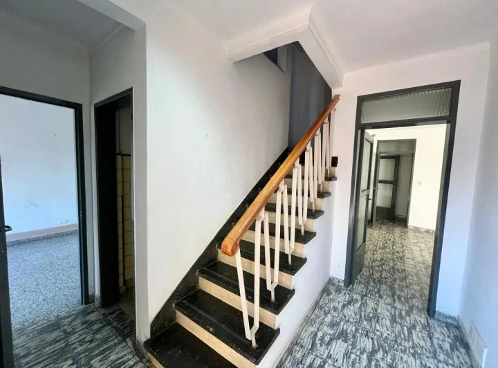 Oficina / Casa en Alquiler en Leguizamo 346, centro de Neuquén Capital 1