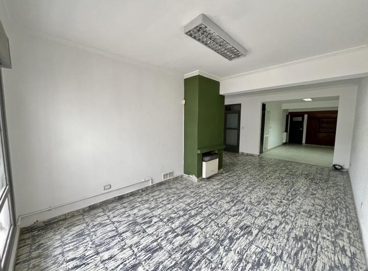 Oficina / Casa en Alquiler en Leguizamo 346, centro de Neuquén Capital 3