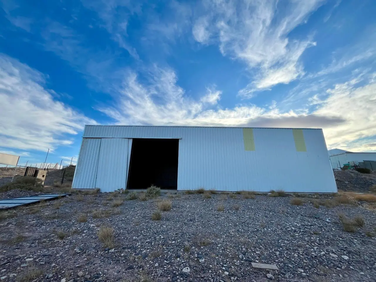 Galpón en Venta en Centenario, Neuqúen 2
