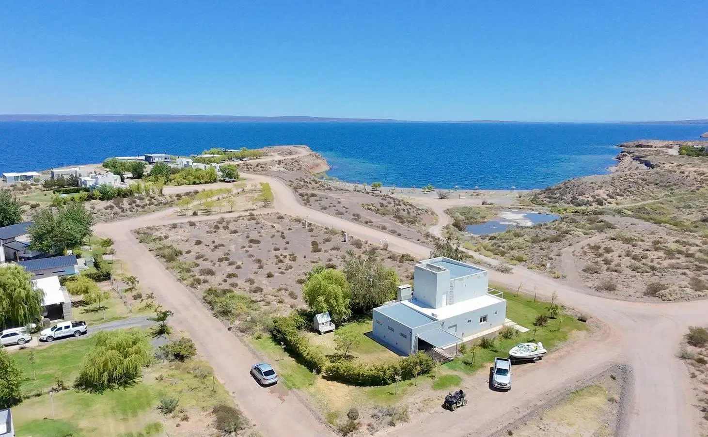 Casa en Venta 3 dormitorios, Villa Tenis Club, Lago Marimenuco, Neuquén Capital 2