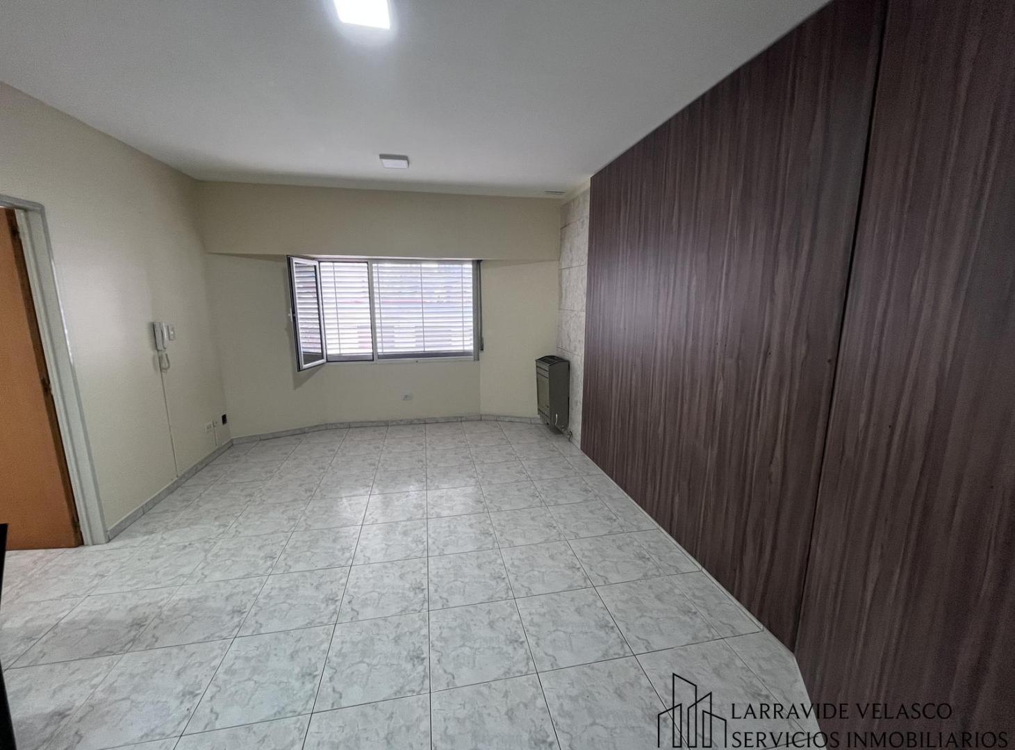 Foto de Departamento en Alquiler - Pleno Centro de Neuquén, imagen 2