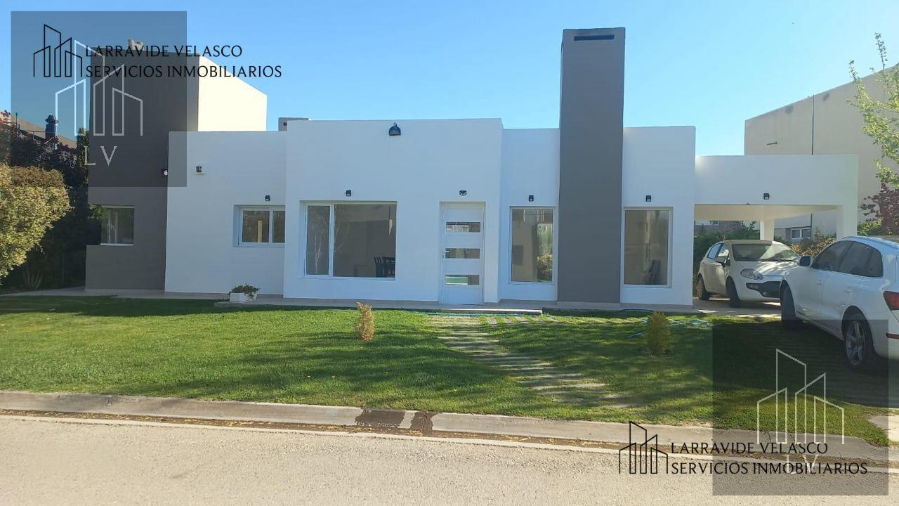 Foto de Casa en venta Comahue Golf Club, imagen 1