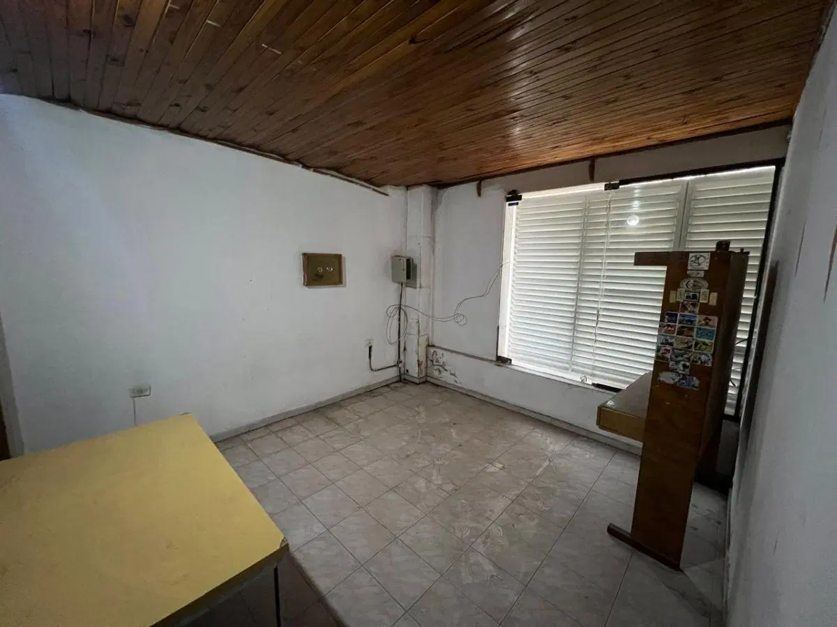 Local comercial con departamento 5
