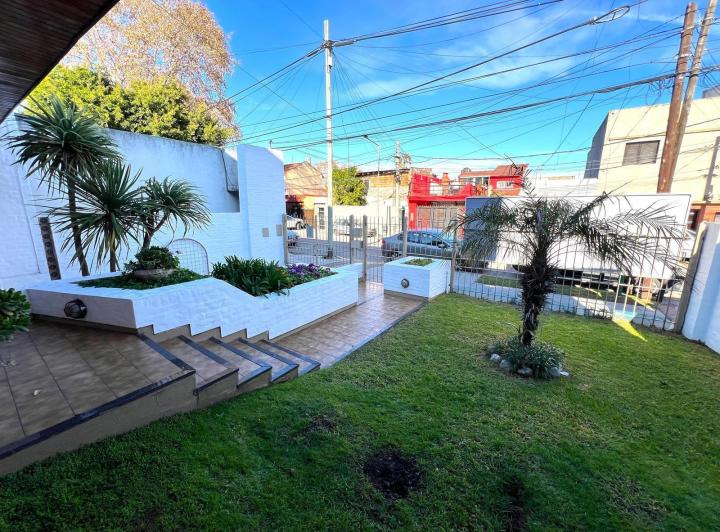 Casa en  venta 7 ambientes en San Andrés 4