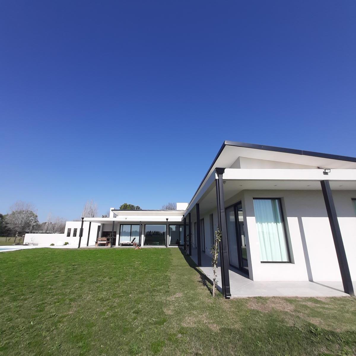 Casa en Venta Carlos Auyero S/n 2
