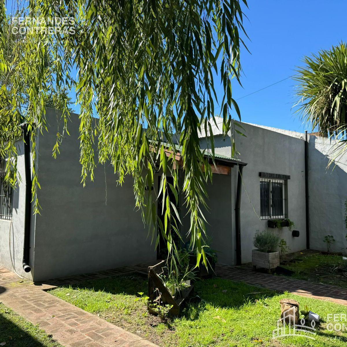 Casa en Venta con Departamento 3