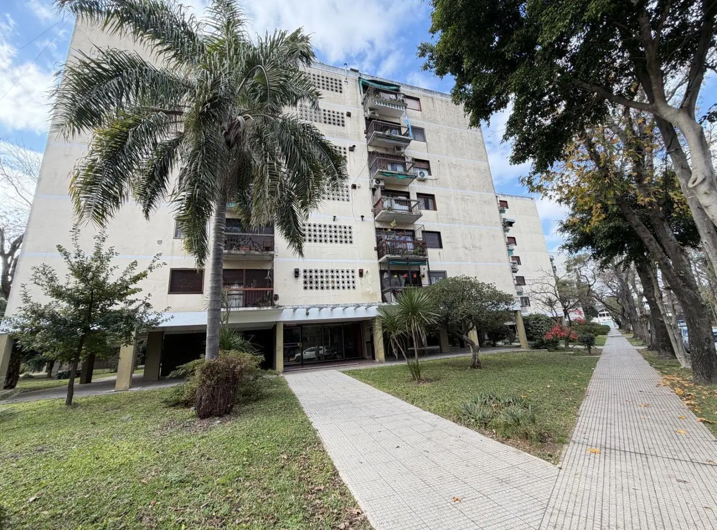 Departamento en complejo en Martinez 5