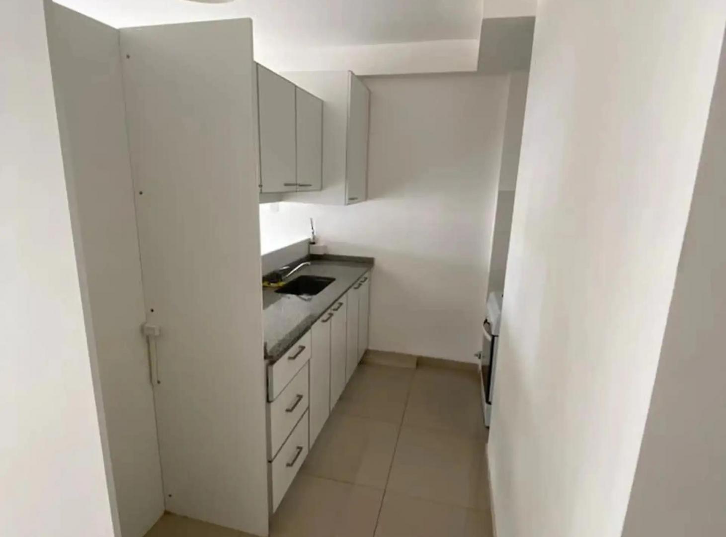 Foto de Departamento monoambiente con cochera en alquiler - San Martin Centro, imagen 5