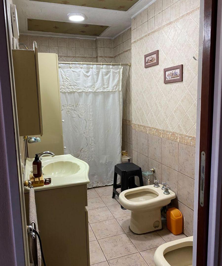 Foto de Ph 3 ambientes con cochera cubierta y entrada independiente a la venta, imagen 2