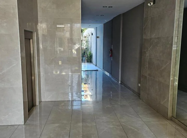 Venta de ambiente con balcon en Caballito 5