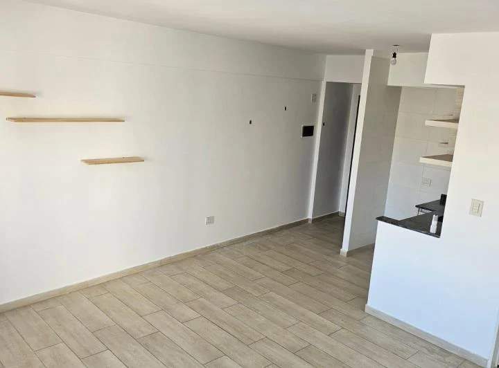 Venta de ambiente con balcon en Caballito 2