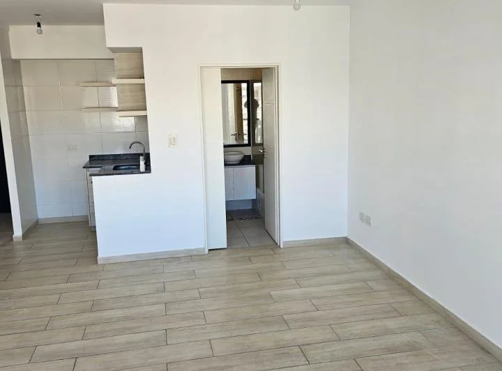 Venta de ambiente con balcon en Caballito 4