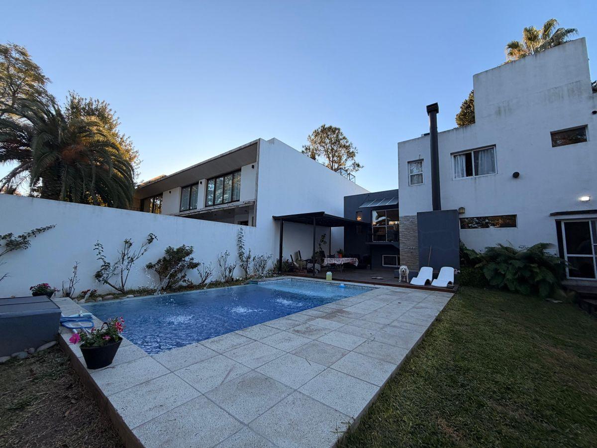 Foto de Casa de 6 ambientes para dos familias en venta en El Carmencito, imagen 2