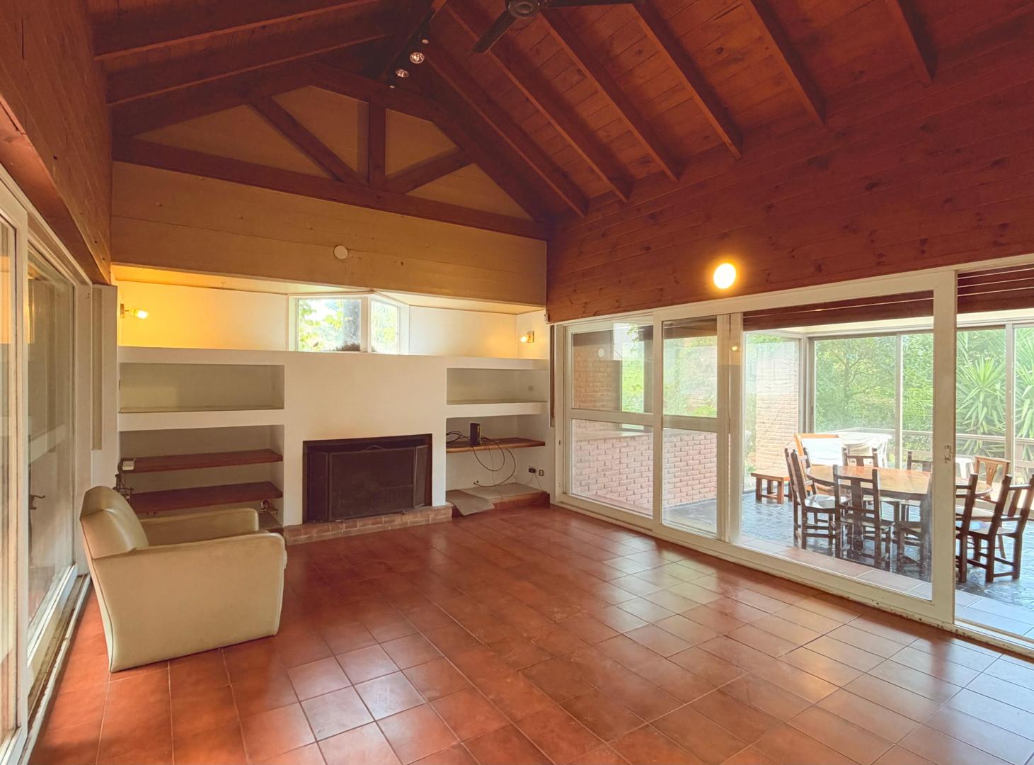 Foto de CLUB EL CARMEN | 3 DORMITORIOS | SUITE | QUINCHO - CASA EN ALQUILER, imagen 5