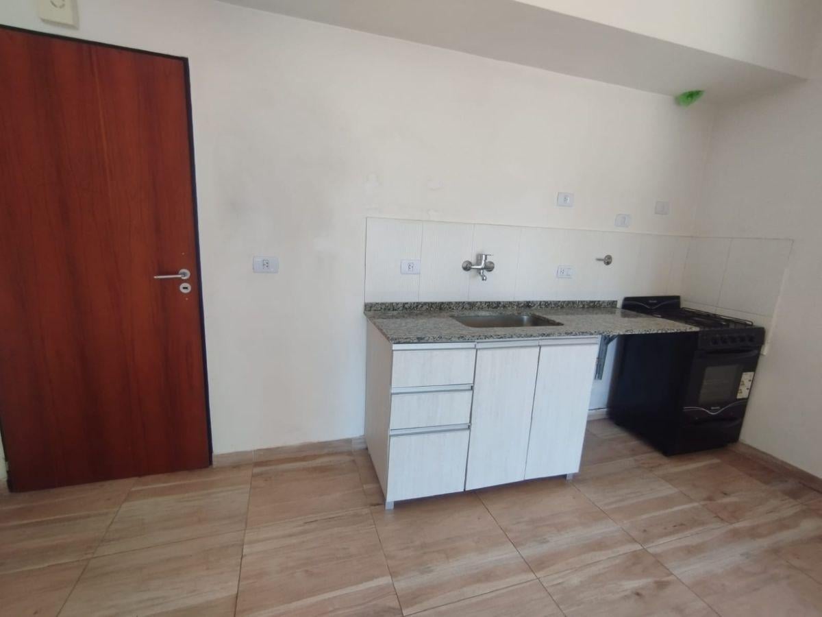 Foto de ¡OPORTUNIDAD DE ALQUILER! DEPARTAMENTO CON COCHERA EN PUEBLO NUEVO, imagen 2