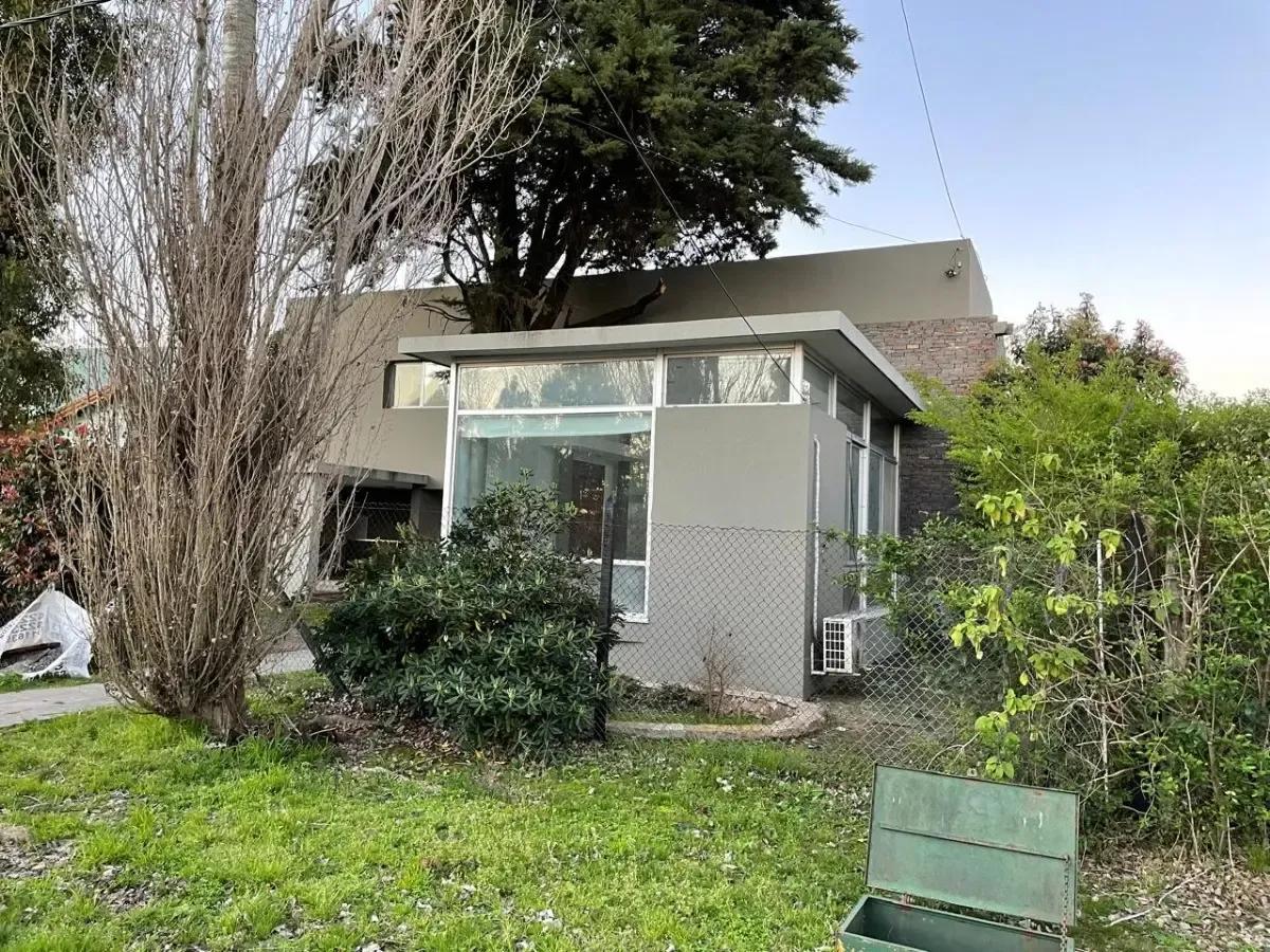 Foto de CASA EN VENTA EN EL CARMENCITO – AMPLIO TERRENO Y 5 DORMITORIOS, imagen 2