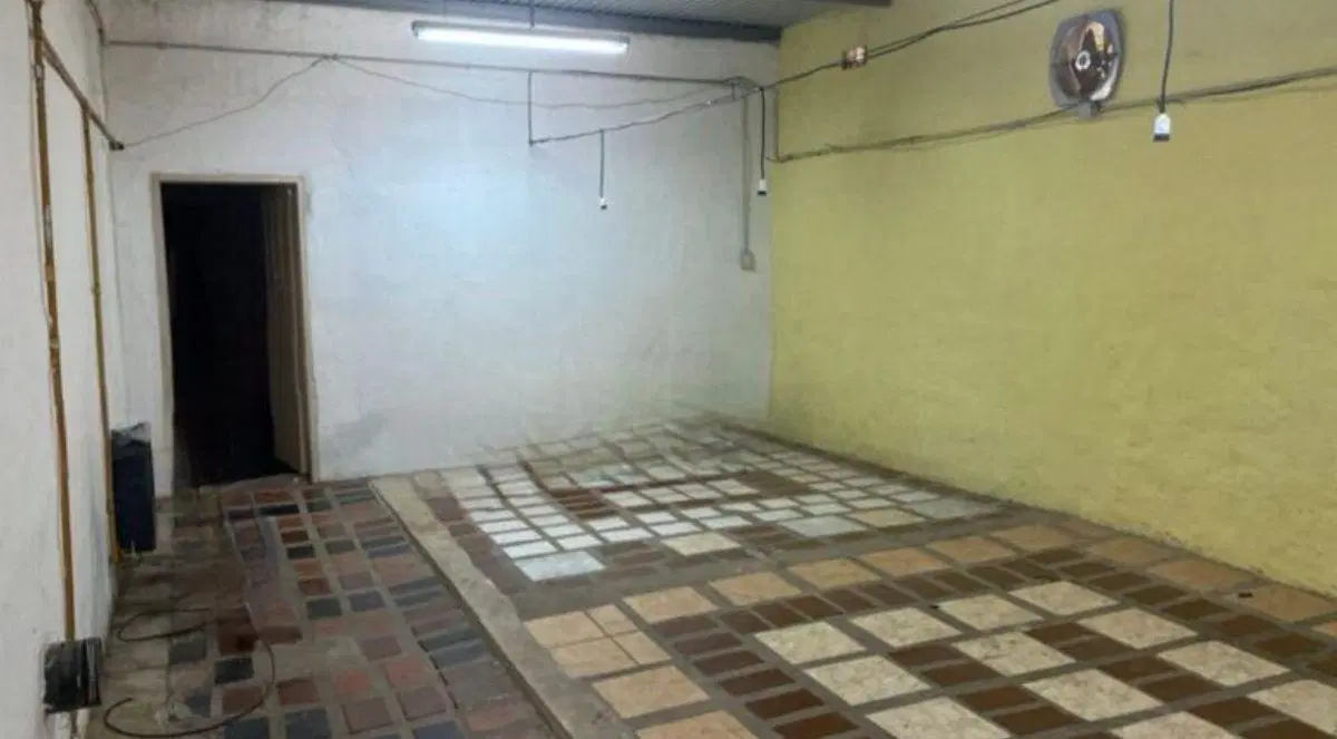 VENTA LOCAL COMERCIAL EN SAN ANTONIO DE ARECO 4