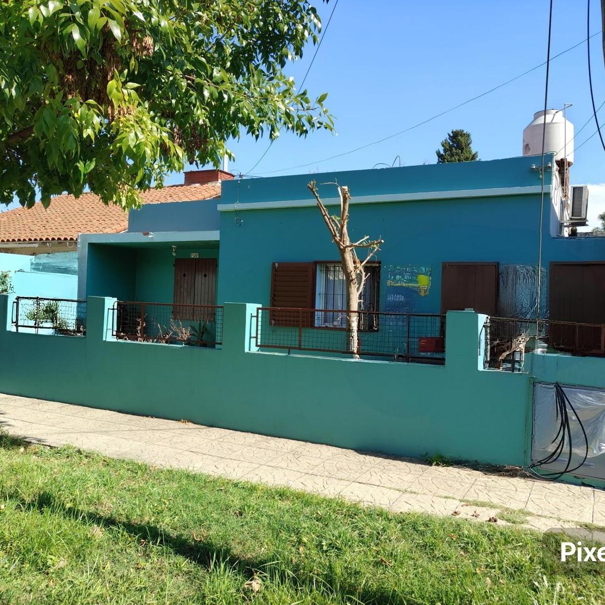 Casa en Parque Quirno de 3 Ambientes con Fondo 4