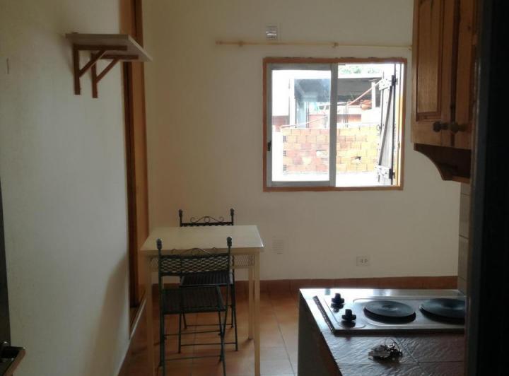 Departamento  monoambiente en  alquiler a 2 cuadras Estación El Palomar 5