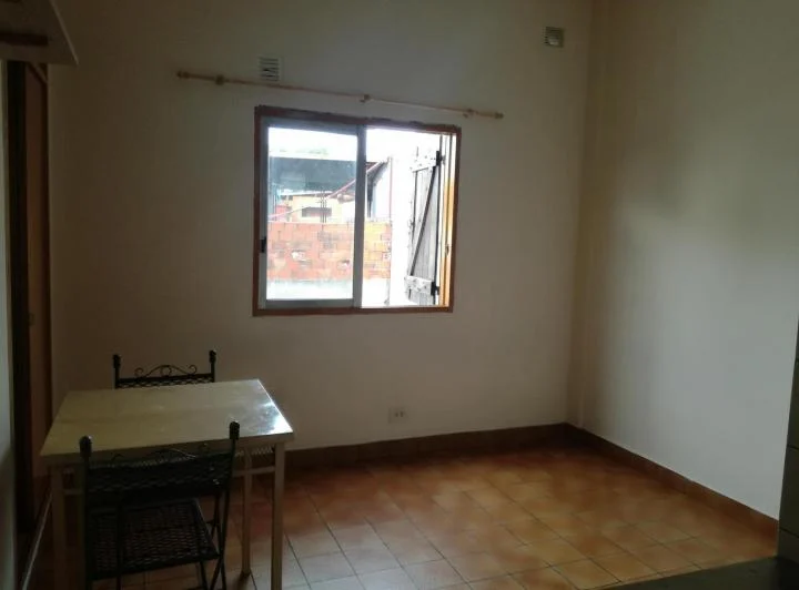 Departamento  monoambiente en  alquiler a 2 cuadras Estación El Palomar 4