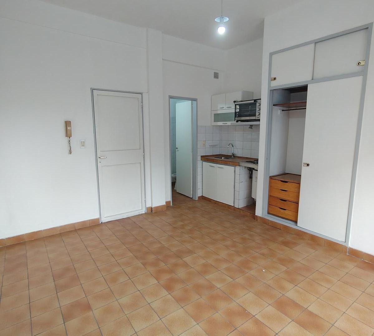 Foto de Departamento monoambiente en alquiler a 2 cuadras Estación El Palomar, imagen 2