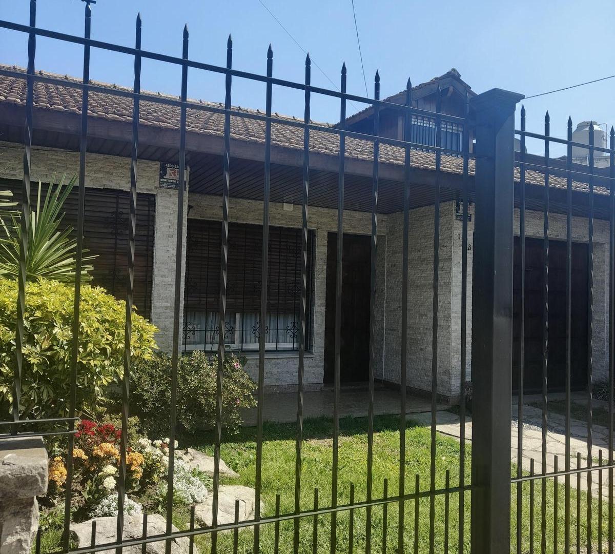 Foto de Casa 3 ab + Dto 2 amb Haedo Sur Impecable!, imagen 2
