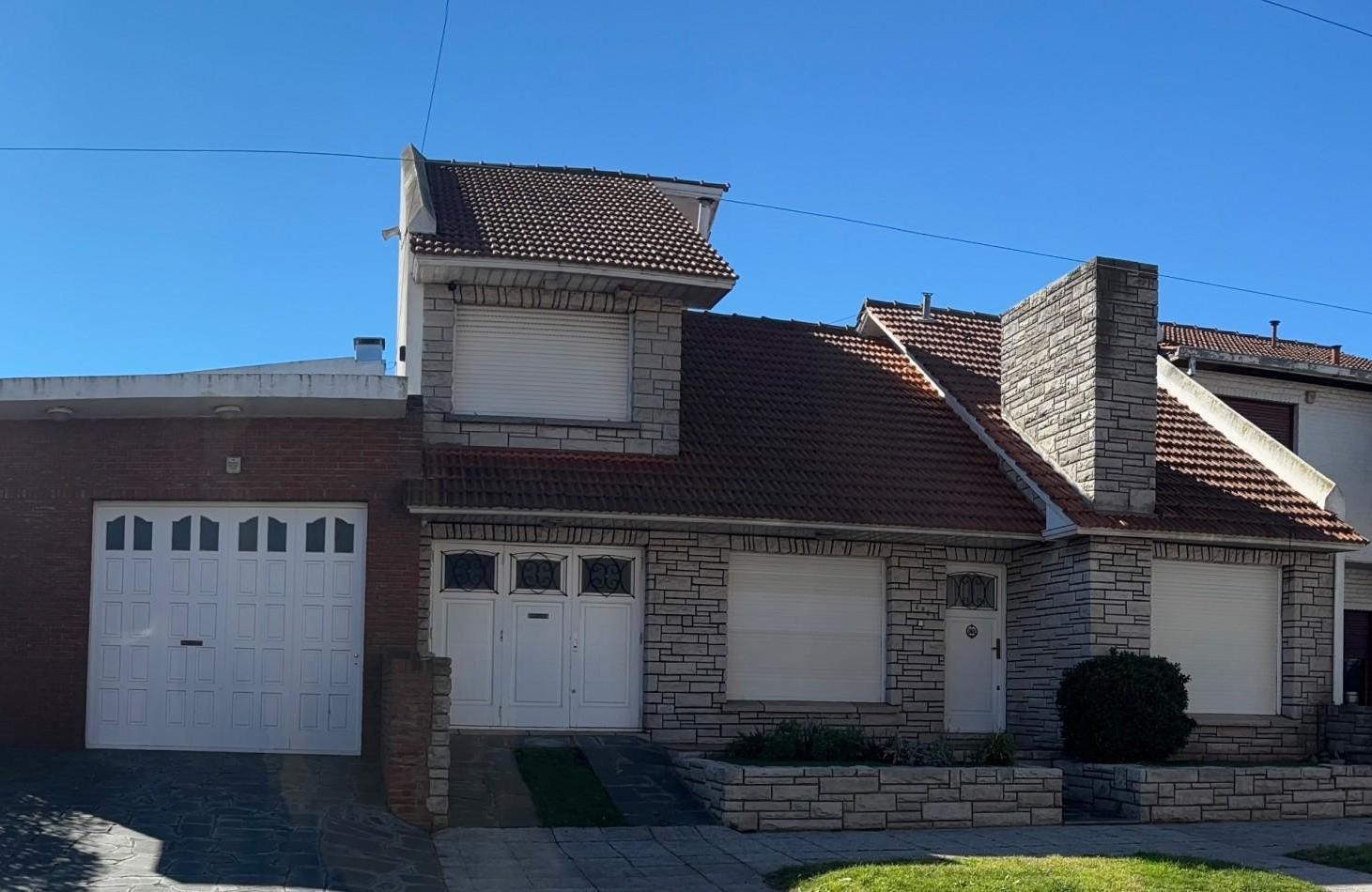 Foto de VENTA Chalet 4 Amb. con Gareje, Quincho y Patio + Garaje, imagen 1