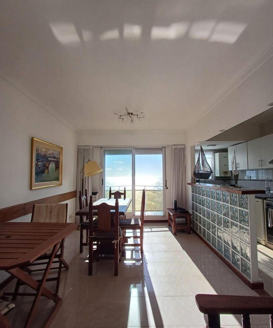 Foto de Departamento de 2 amb, plena vista al mar con cochera y baulera, imagen 2