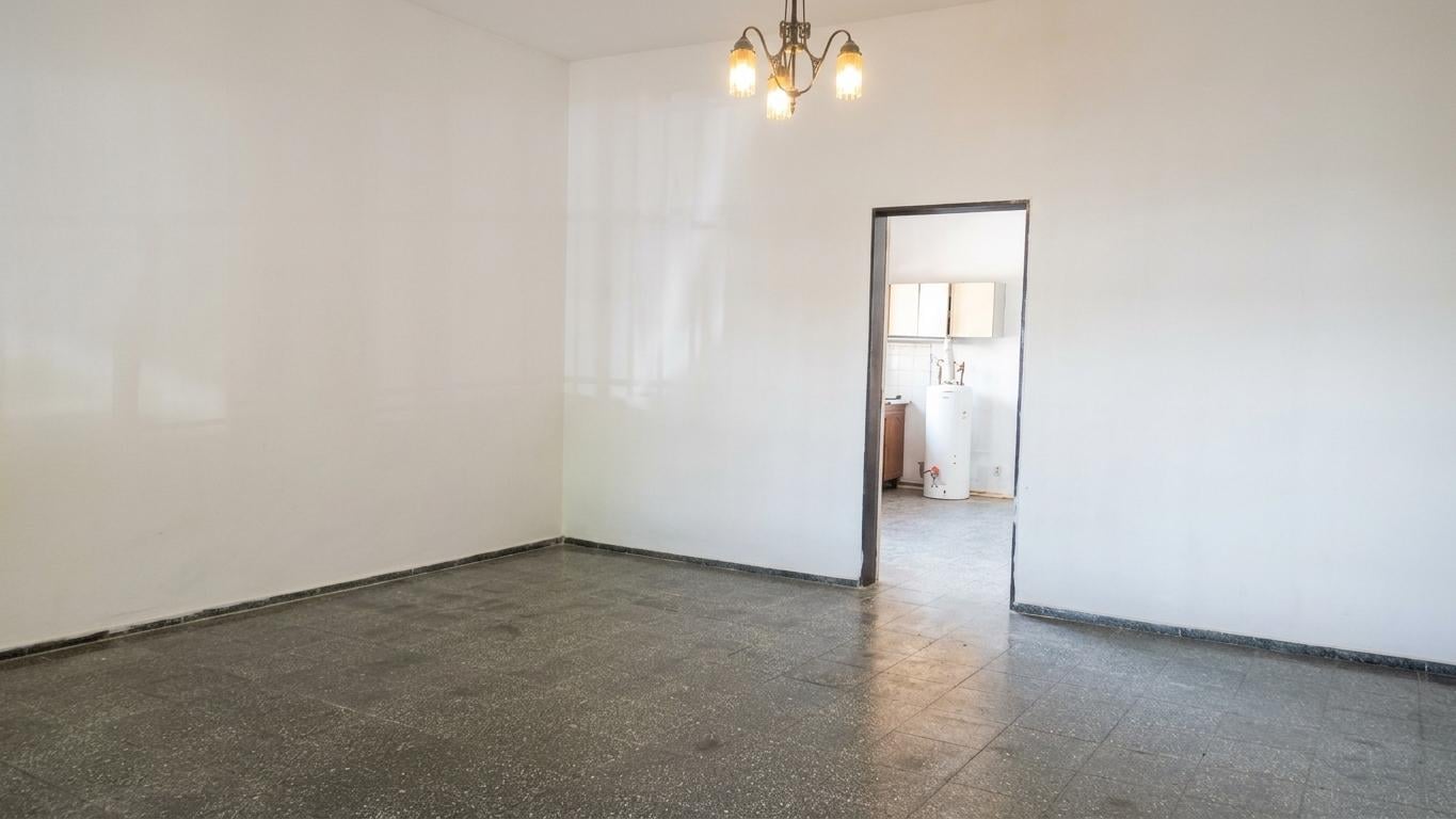 Foto de CASA EN VENTA ROSEDAL 2 DORMITORIOS AMPLIO PATIO. COCHERA., imagen 2
