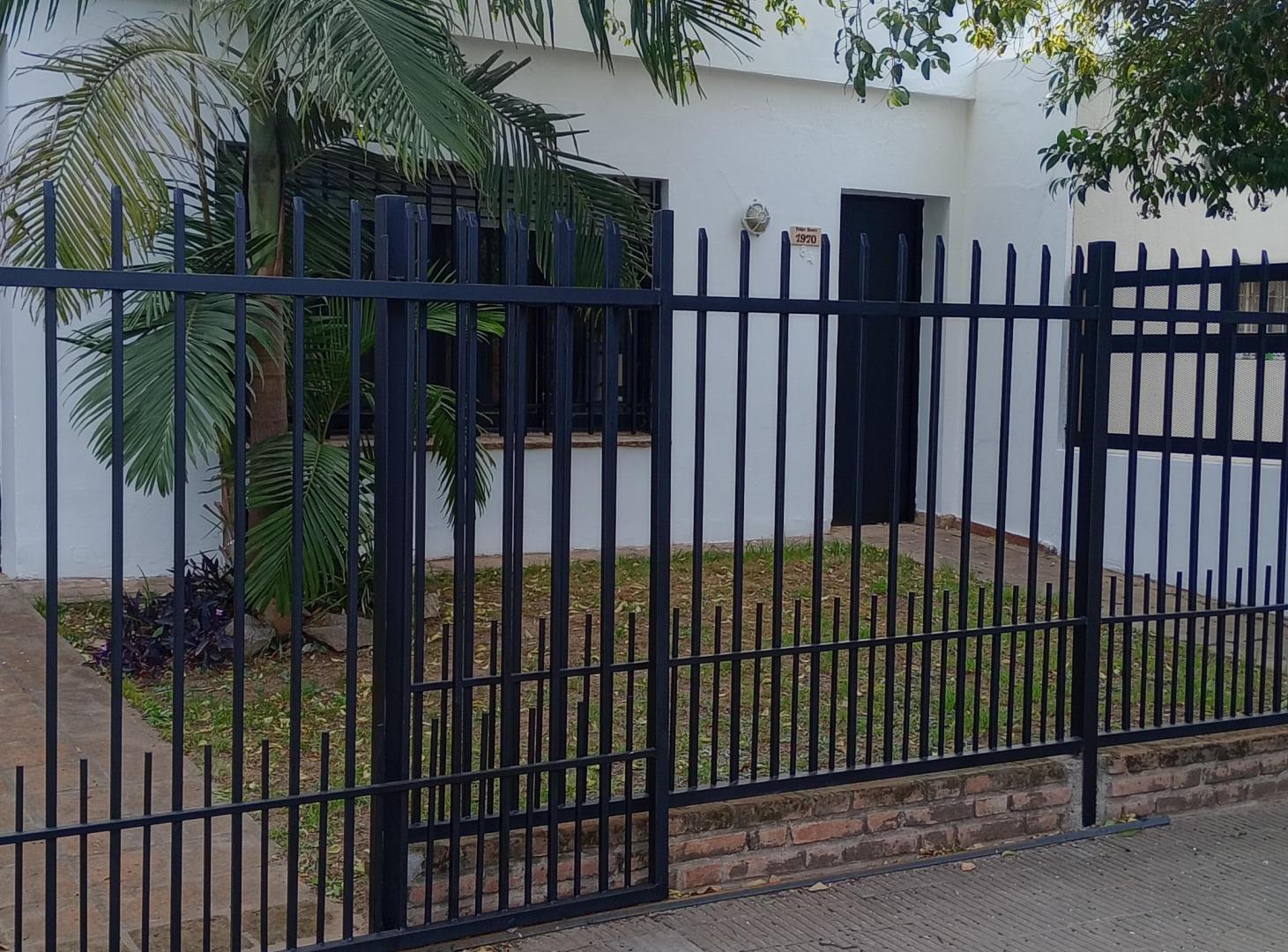 Foto de CASA EN VENTA ROSEDAL 2 DORMITORIOS AMPLIO PATIO. COCHERA., imagen 3