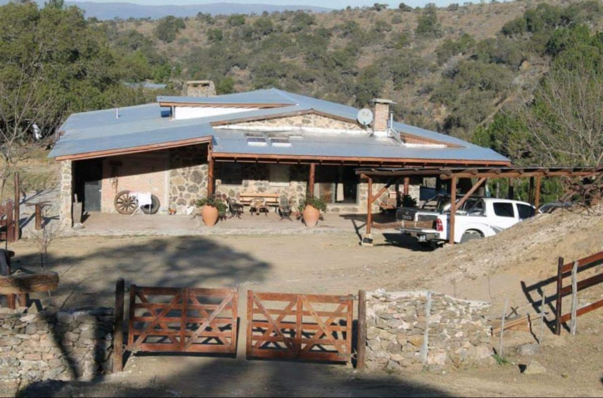 Casa de Campo con Bajada Privada Al Rio del Medio, Paraje Loma Alta 1