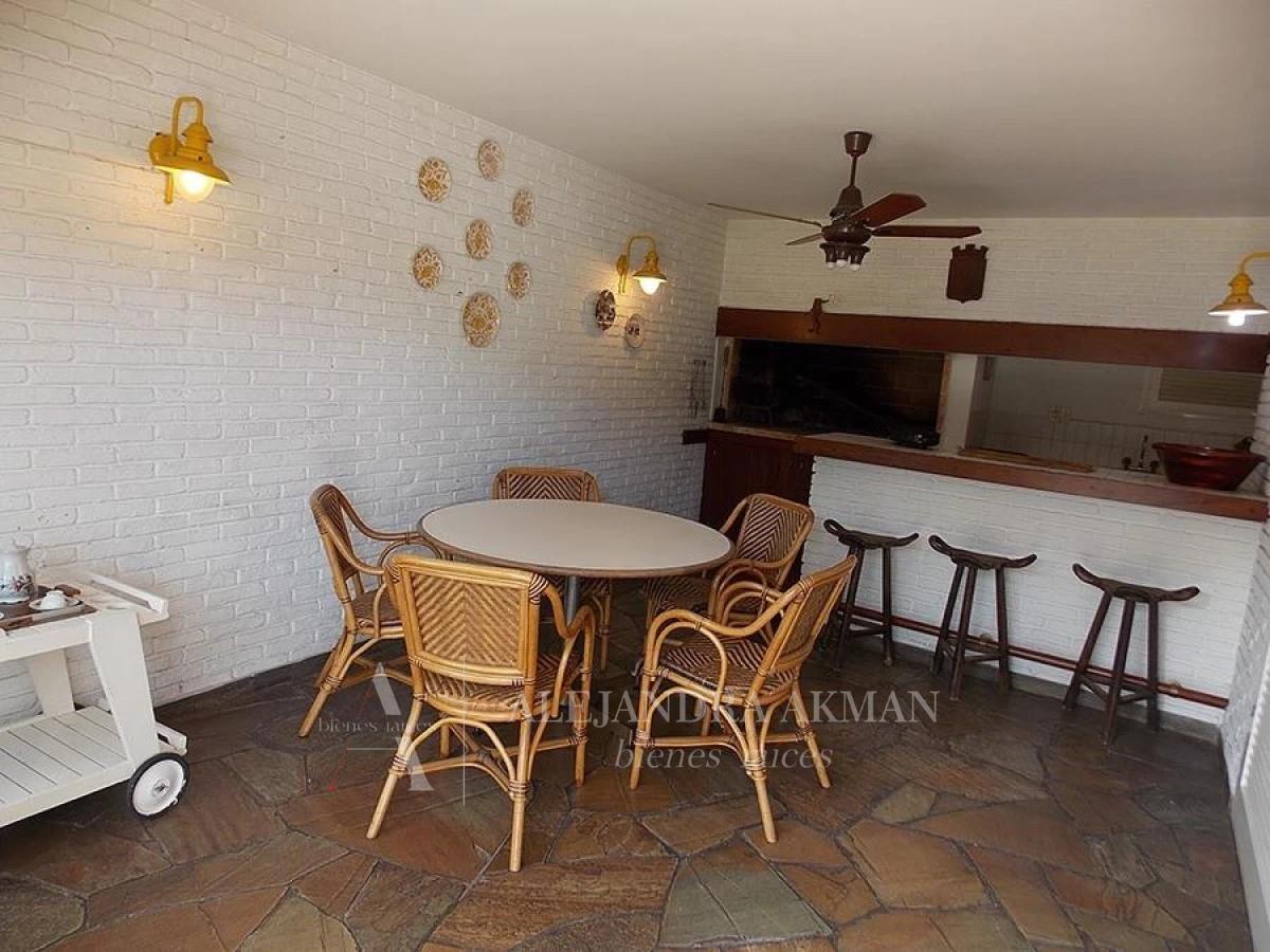 Foto de Casa Chalet en Venta en Playa Mansa, Punta del Este, Punta del Este /, imagen 2