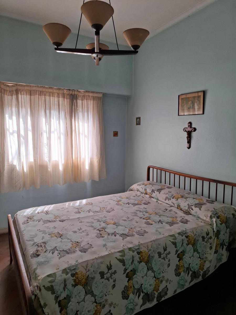 Chalet Sobre Av Triunvirato - Quilmes - Frente Al Parque Cervecero 2