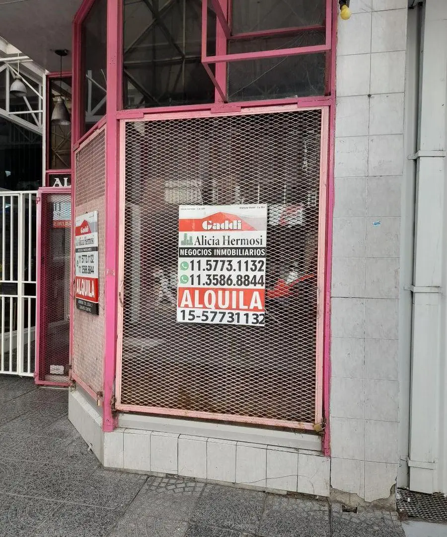 LOCAL COMERCIAL-CON DOS ENTREPISOS -TOILETTEE-1 BAÑO-KITCHINETTE 4