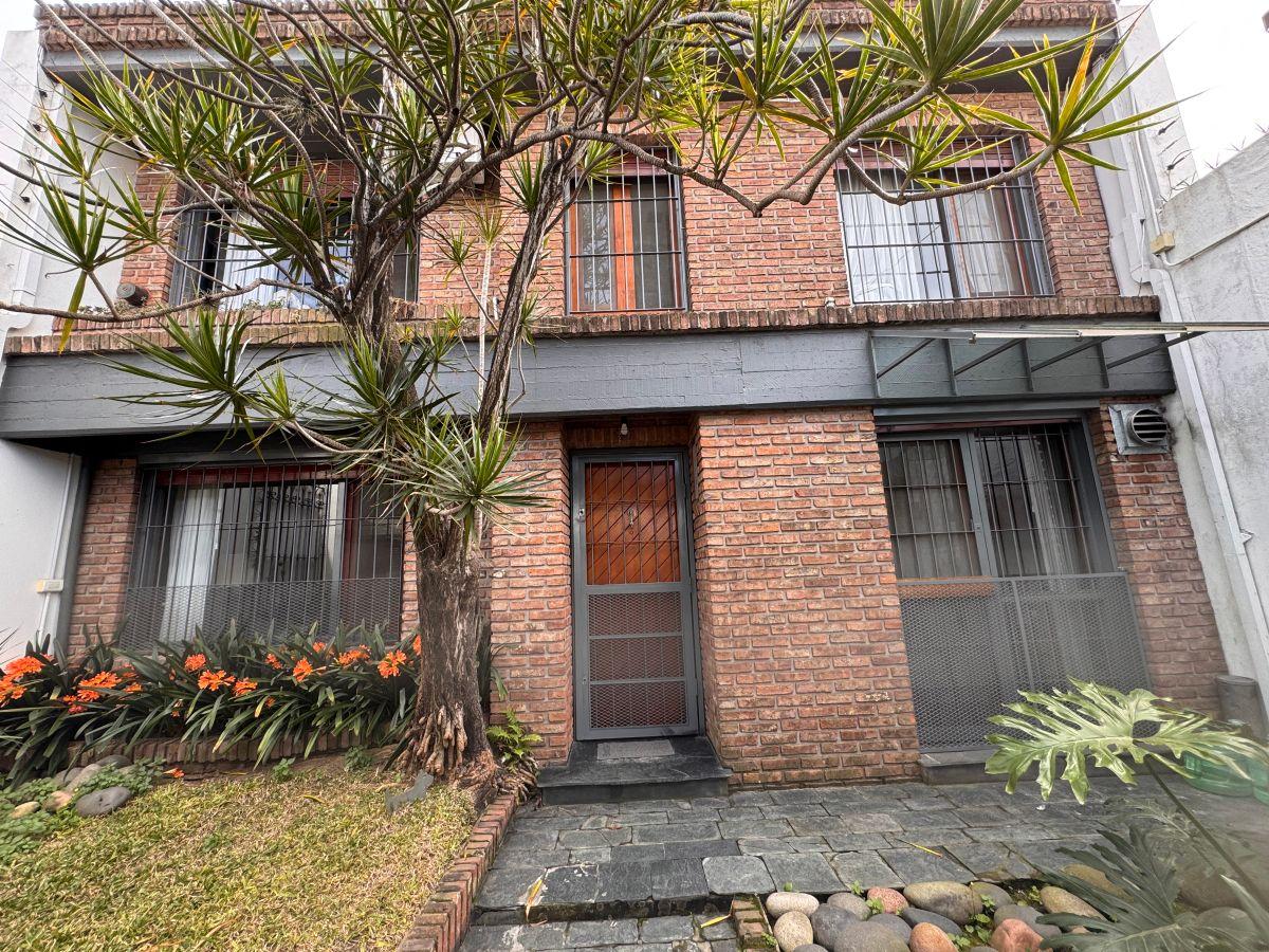 Foto de Casa de 200 m² con 3 dormitorios en venta en Quilmes, imagen 1