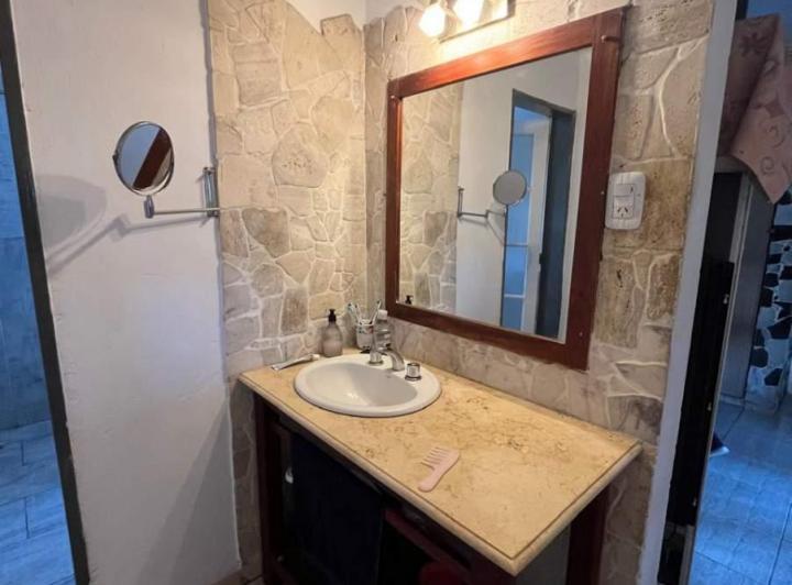 Hermosa casa de 3 dormitorios en Villa Allende Parque 4