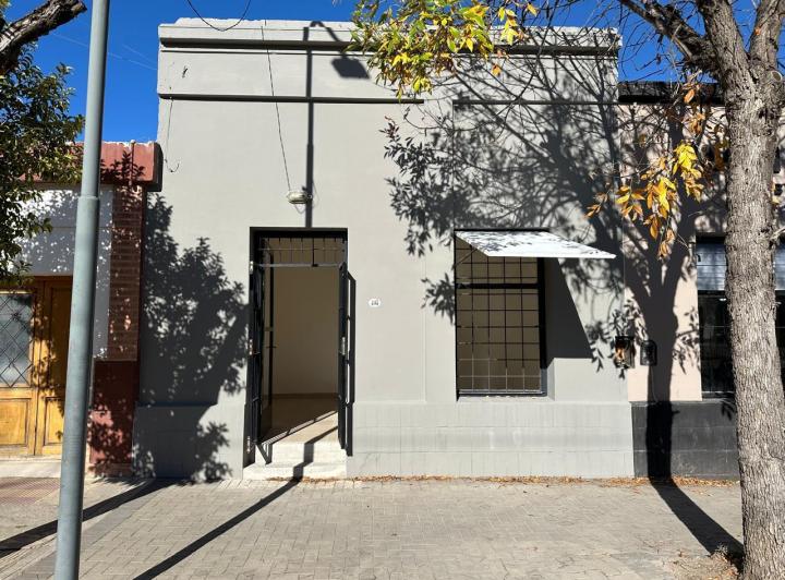 SALON COMERCIAL CENTRICO EN ALTA GRACIA 2