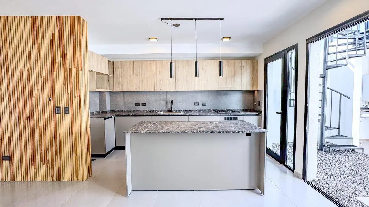 Duplex 3 Dormitorios en  Distrito Sur 4