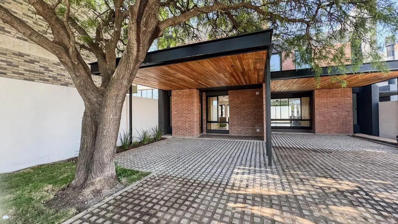 Duplex 3 Dormitorios en  Distrito Sur 5