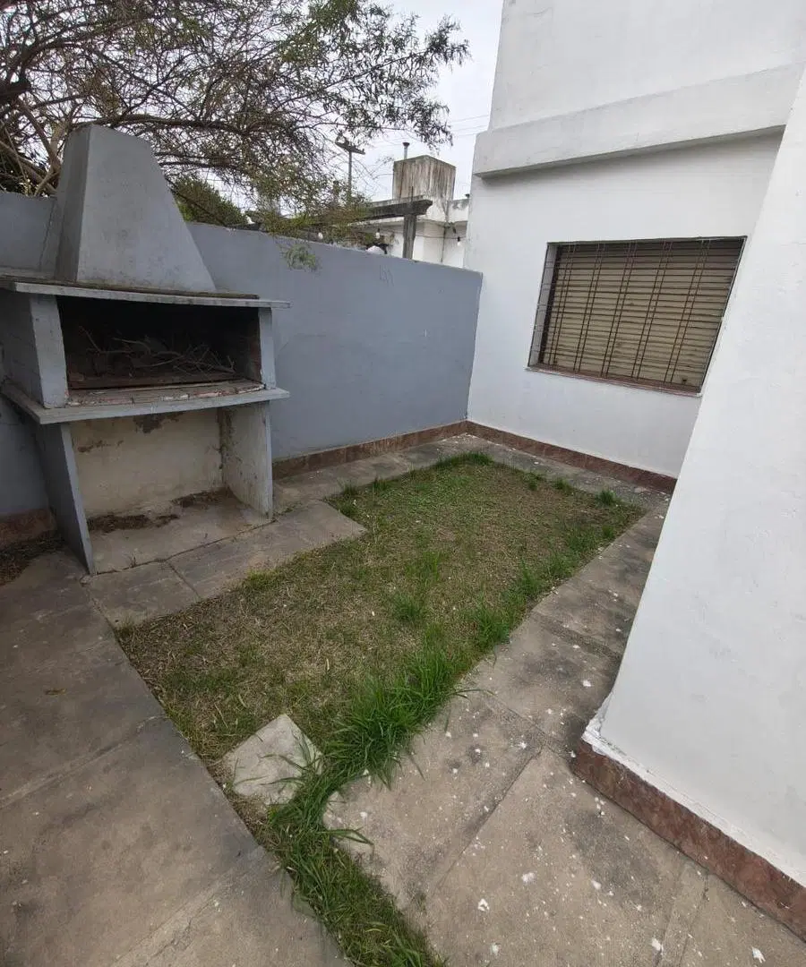 Casa de dos dormitorios en calle Tristan Narvaja 2