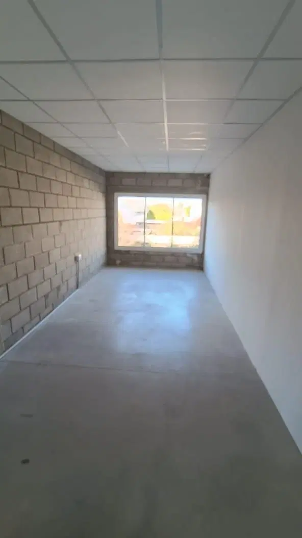 Local comercial en Avenida Velez sarfield 8