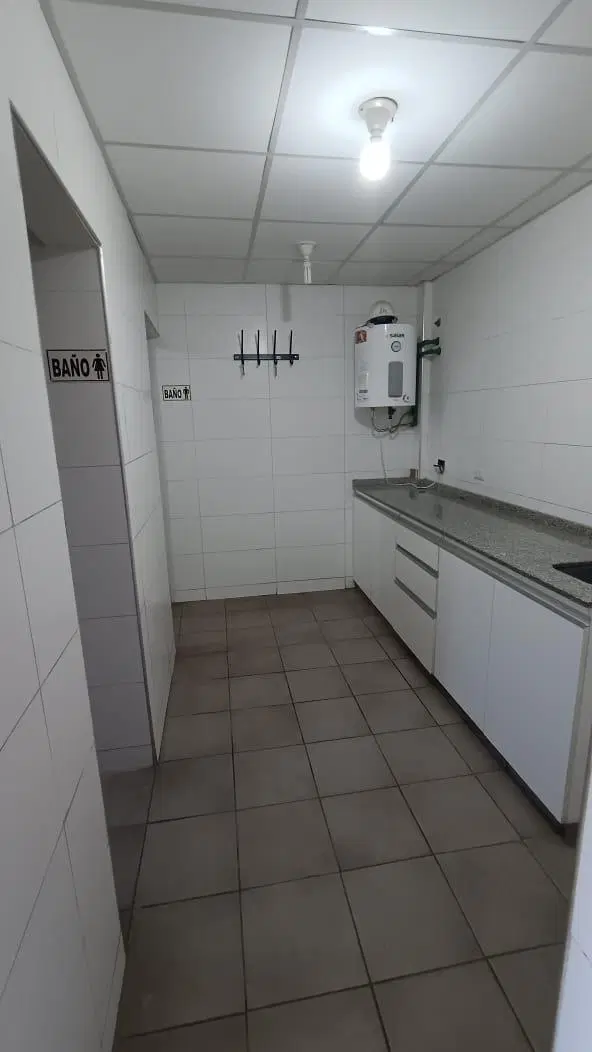 Local comercial en Avenida Velez sarfield 2