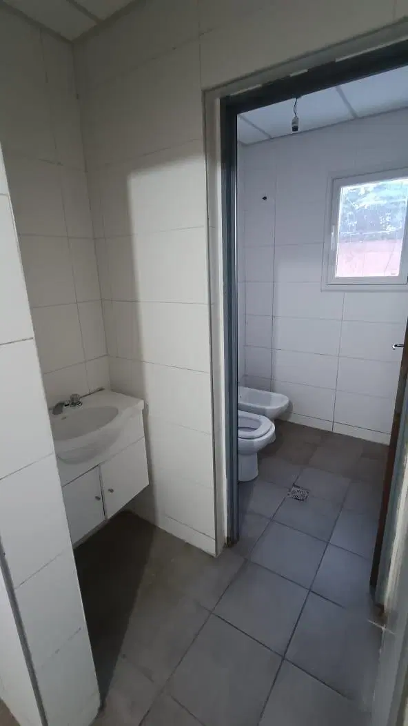 Local comercial en Avenida Velez sarfield 5