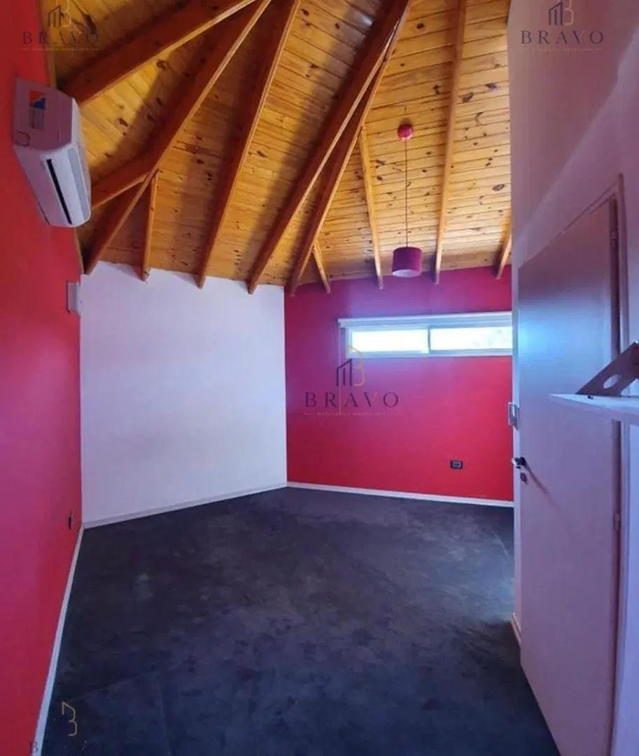 VENTA CASA DE DOS PLANTAS, APTA CREDITO HIPOTECARIO. JOSE FELICIANO AL 800 Bº UNION DE MAYO NEUQUEN 1