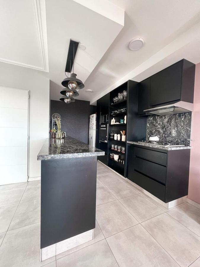 Venta Piso Caronti 27, Centro. 3d, 3b, Terraza, Hermosa Vista! 3