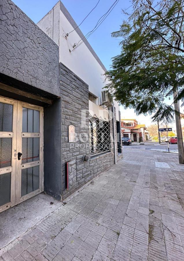 Local - Consultorios + Casa en Altos. Espora y Alsina - Ubicación Inmejorable! 2