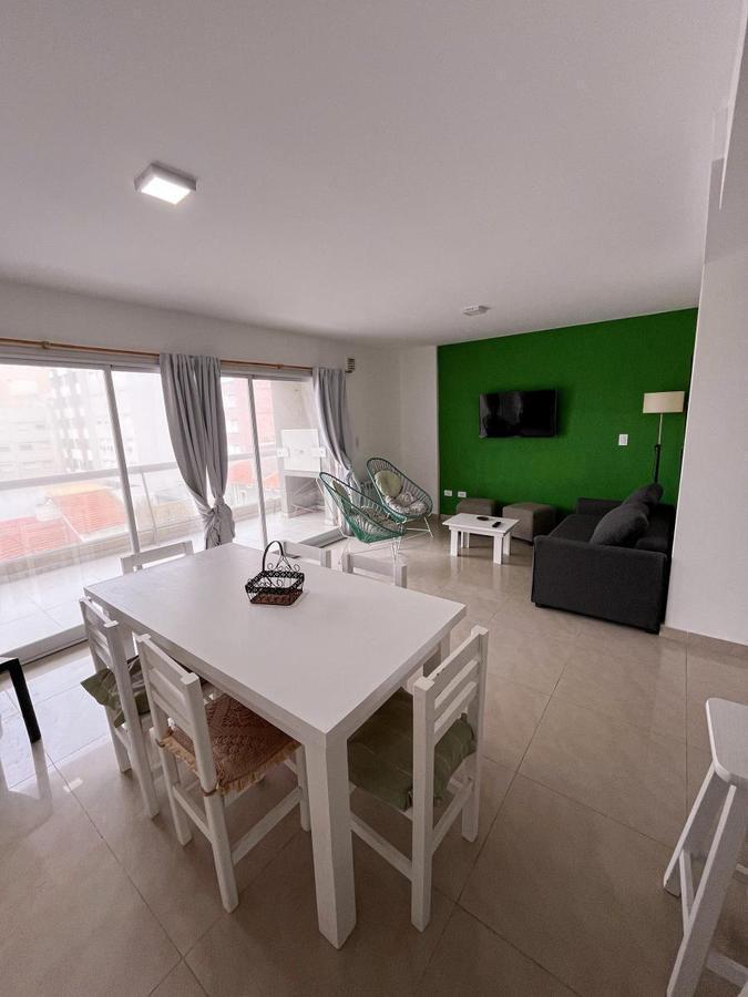 Venta Semipiso a m del Mar, Balcón con Parrilla, Cochera. Hermoso! 5