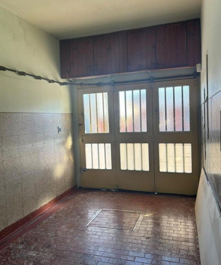 Foto de Alquiler Moron sur PH sin expensas -3 Ambientes -Cochera - Patio terraza, imagen 3