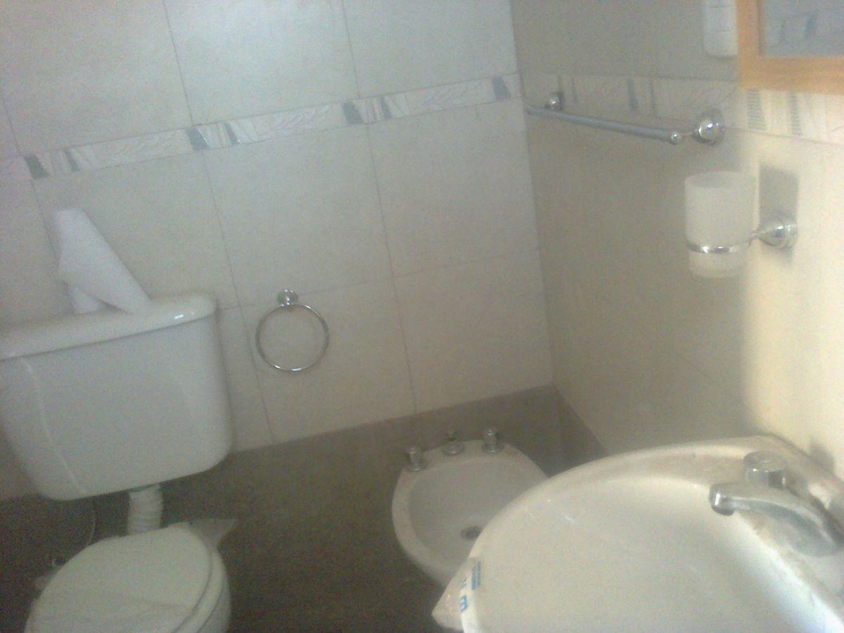 Foto de Alquiler Moron Sur PH Sin Expensas - Monoambiente - Patio Terraza, imagen 4